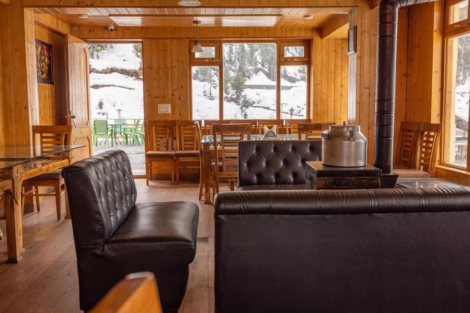 Adventure Valley Hotel - Manali (Himachal Pradesh) — Photos 1